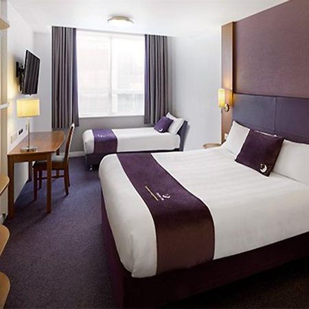 Premier Inn Warrington South Eksteriør bilde