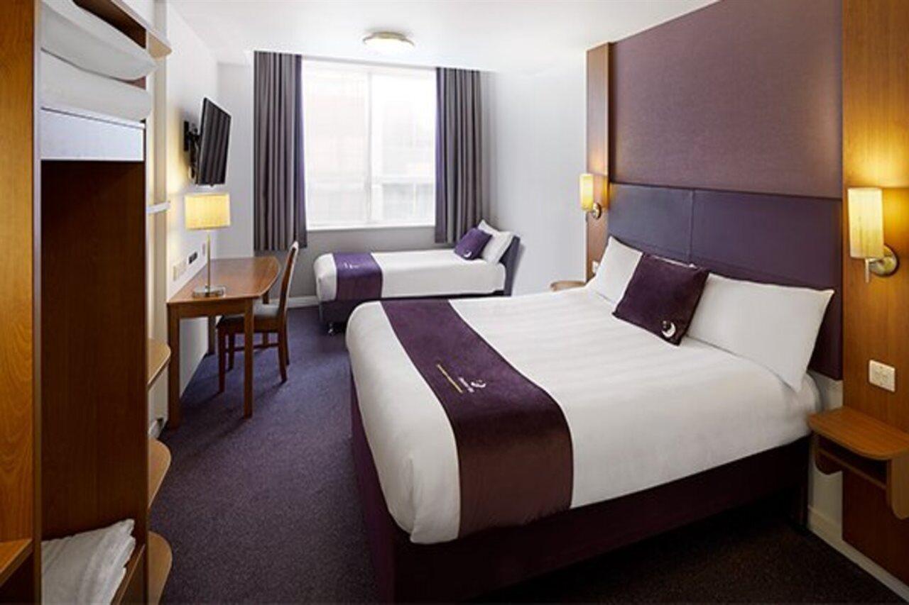 Premier Inn Warrington South Eksteriør bilde