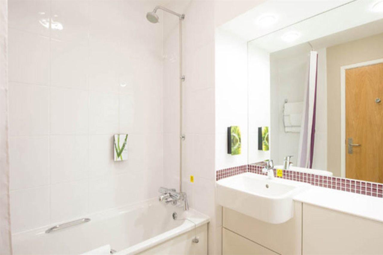Premier Inn Warrington South Eksteriør bilde