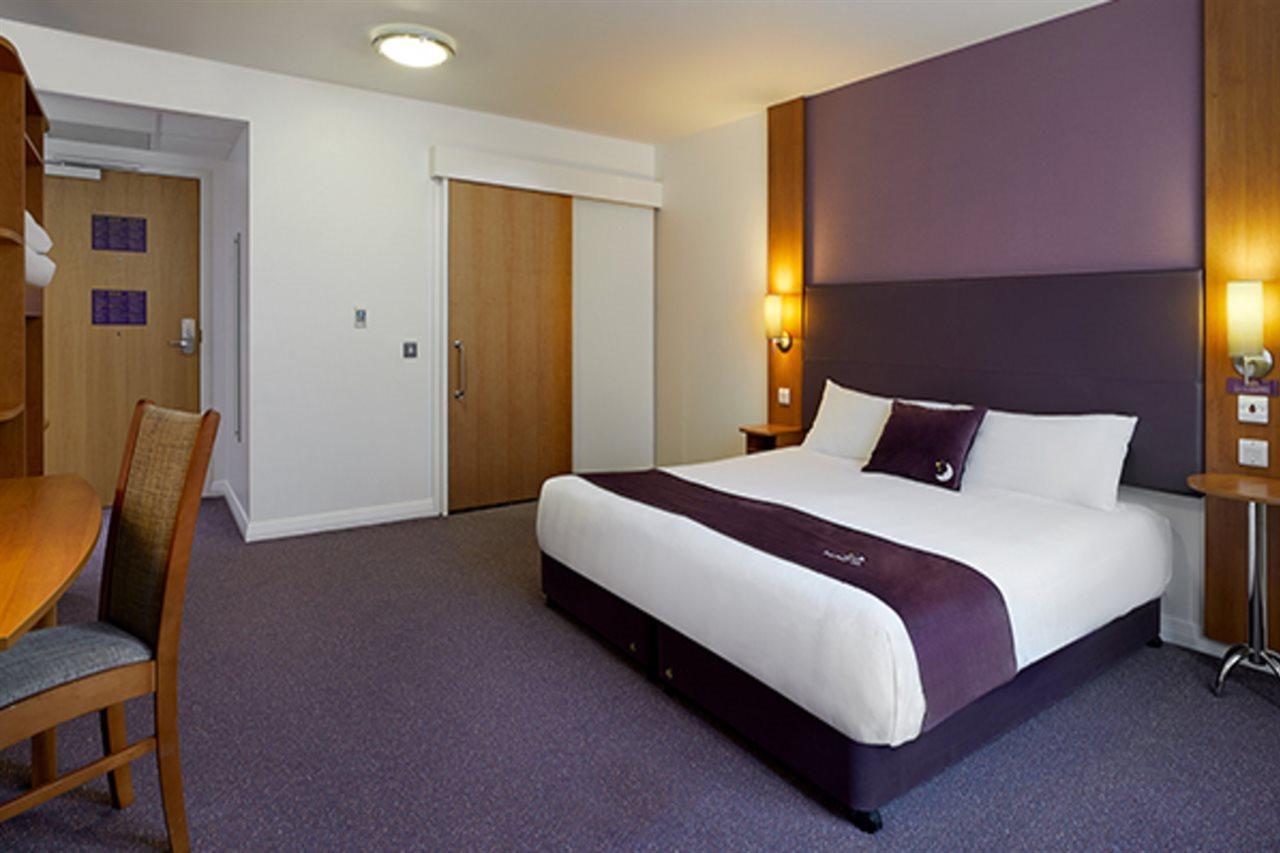 Premier Inn Warrington South Eksteriør bilde