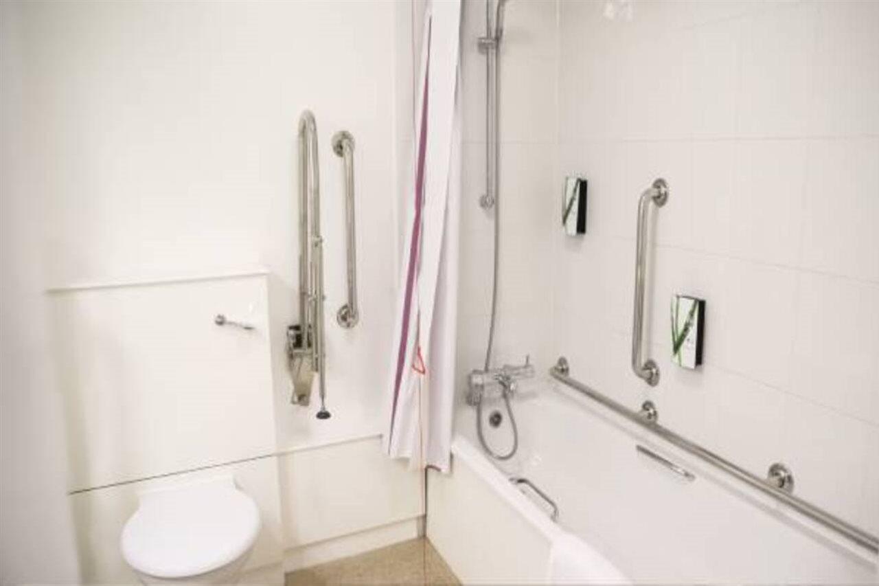 Premier Inn Warrington South Eksteriør bilde