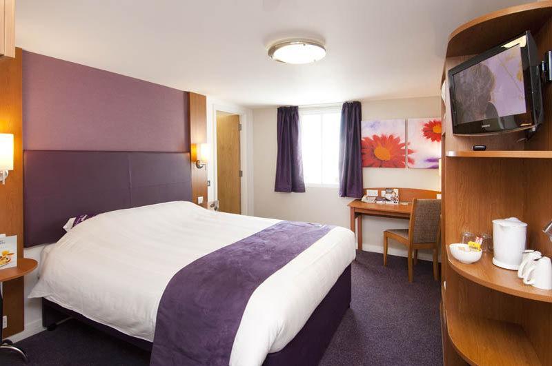Premier Inn Warrington South Eksteriør bilde